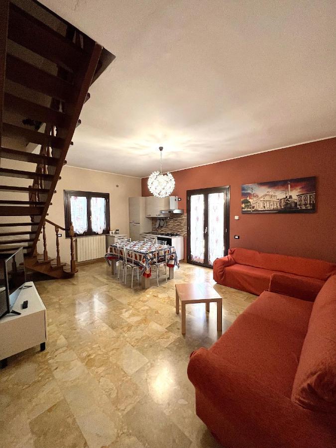 Casa Vacanze Volpe Dell'Etna Nicolosi Exterior photo